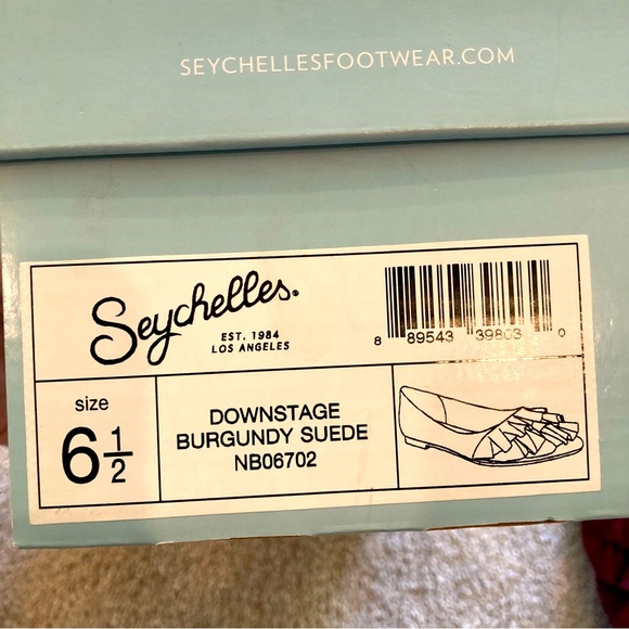 6.5 Seychelles Downstage Burgundy Suede Flats, Ruffled Suede Detail - Picture 6 of 6